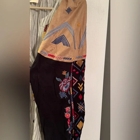 Savanna Jane Multicolor Embroidered Top - Picture 7 of 8